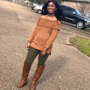 Meet your Posher, Kayla